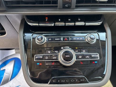 Used 2021 Lincoln Corsair AWD image 17