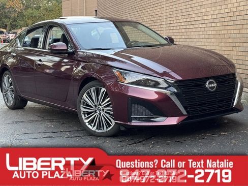 Used 2024 Nissan Altima 2.5 SL image 1