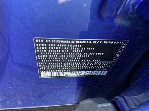 Certified 2022 Volkswagen Taos SEL image 40