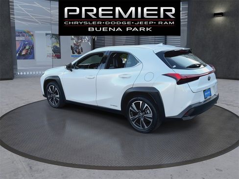 Used 2020 Lexus UX 250h w/ Premium Package image 6