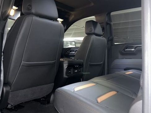 Used 2025 GMC Sierra 1500 AT4 image 5