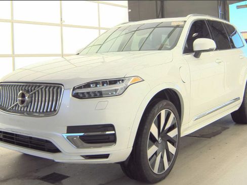 Used 2024 Volvo XC90 T8 Plus w/ Protection Package Premier AWD/4WD image 1