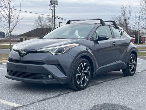 Used 2019 Toyota C-HR Limited image 4