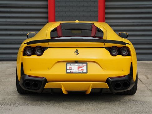 Used 2019 Ferrari 812 Superfast RWD image 18