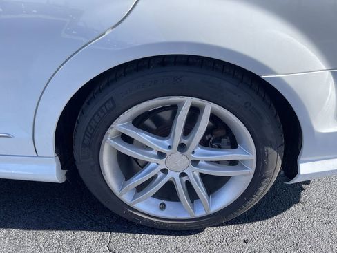 Used 2013 Mercedes-Benz C 300 4MATIC Sedan image 6