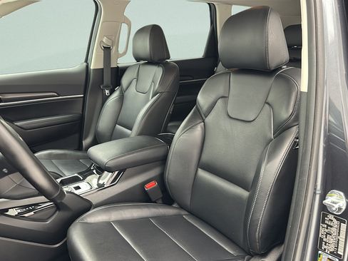 Used 2023 Kia Telluride LX AWD/4WD image 14