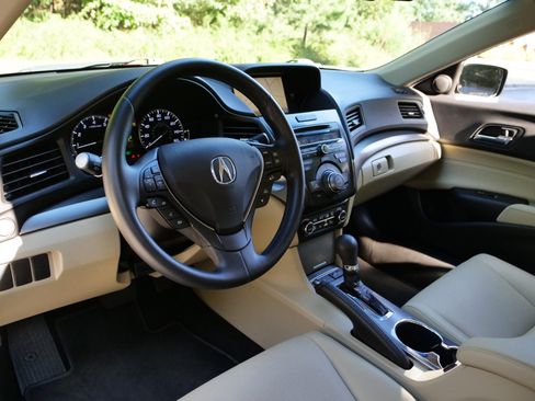 Used 2013 Acura ILX w/ Technology Package image 12