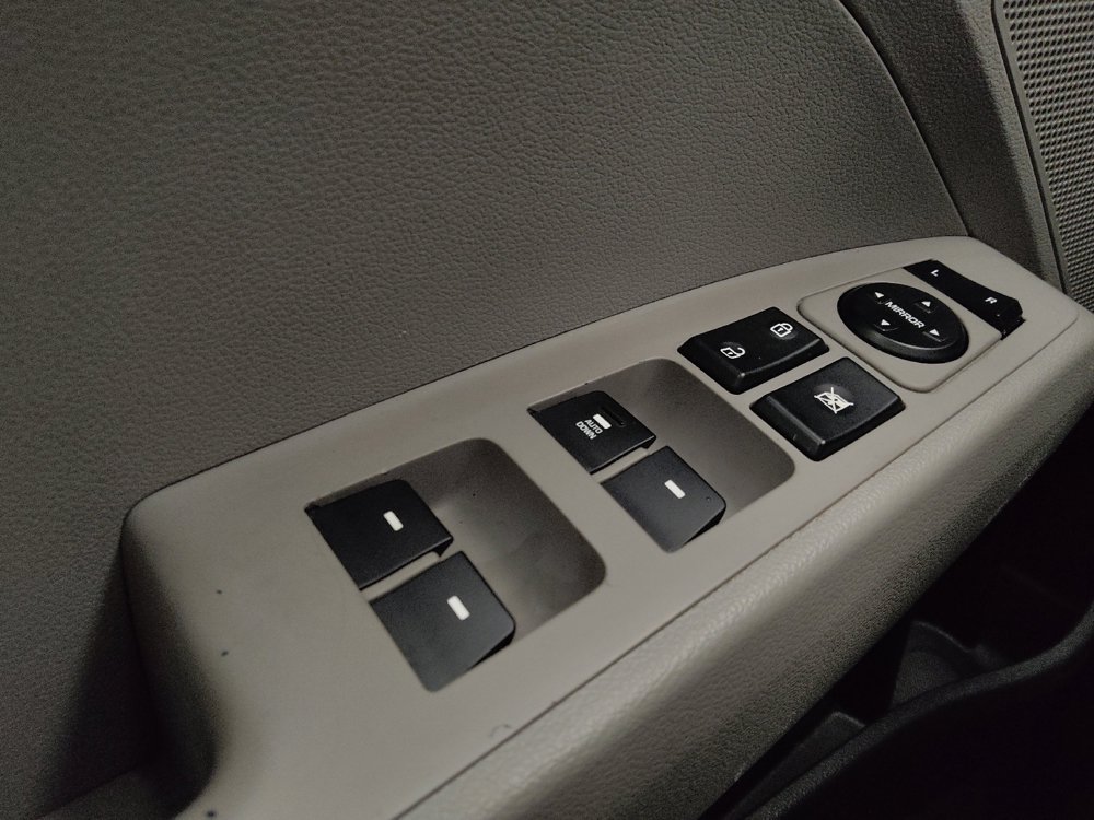 Used 2017 Hyundai Elantra SE FWD image 27