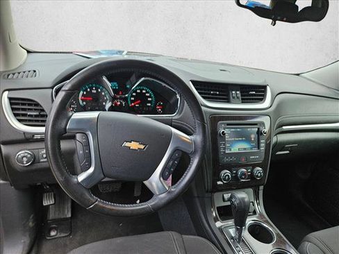 Used 2015 Chevrolet Traverse LT image 16