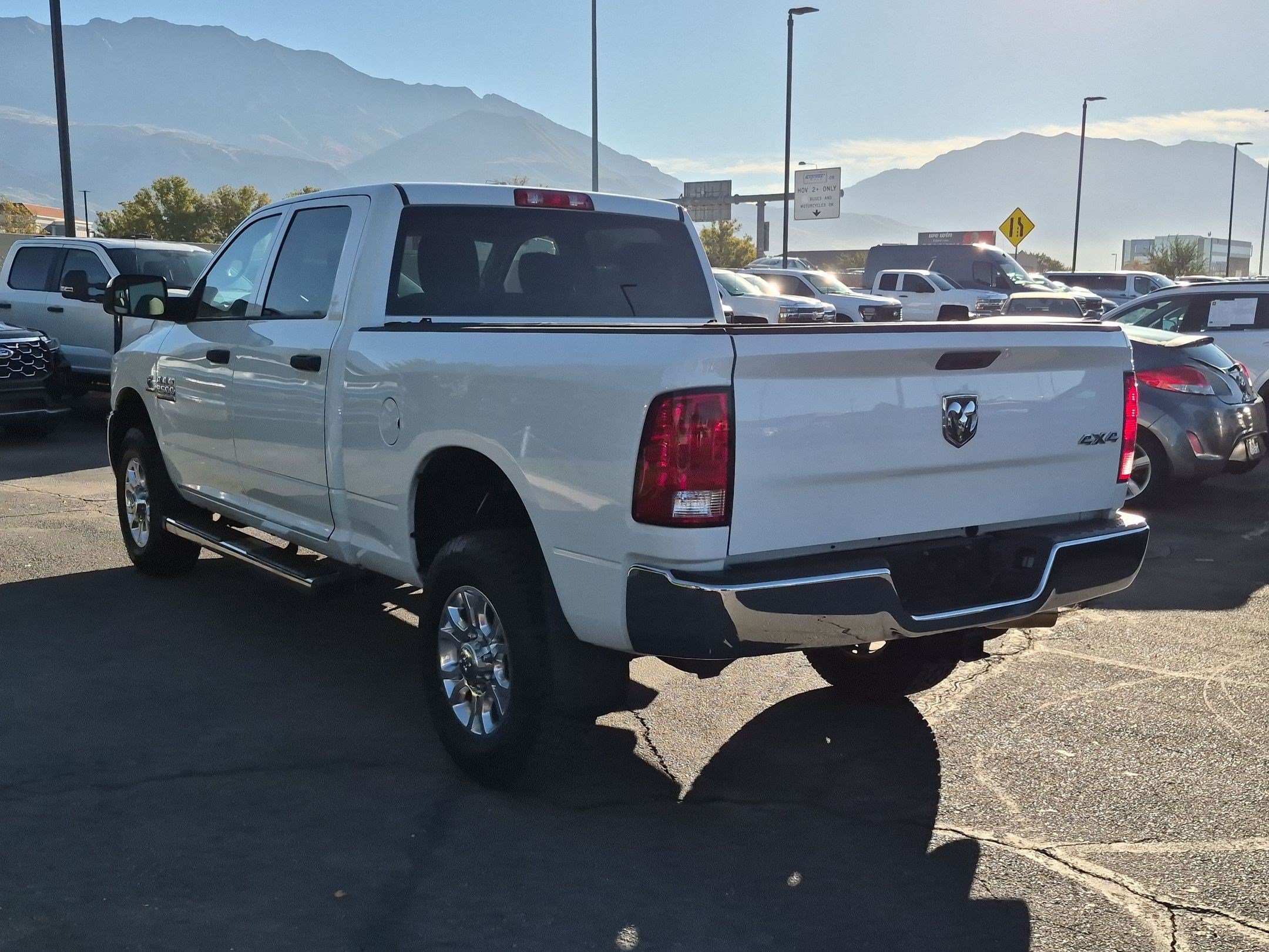 Used 2018 RAM 2500 Tradesman w/ Chrome Appearance Group AWD/4WD image 9
