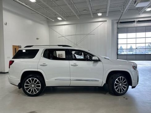 Used 2023 GMC Acadia Denali w/ Denali Ultimate Package AWD/4WD image 5