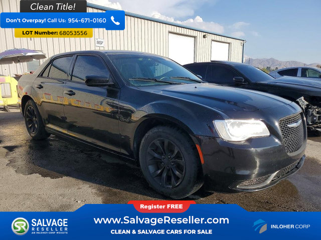 Used 2015 Chrysler 300 Limited RWD image 5