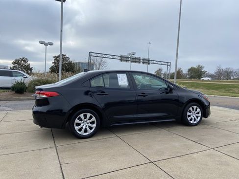 Used 2024 Toyota Corolla LE image 11