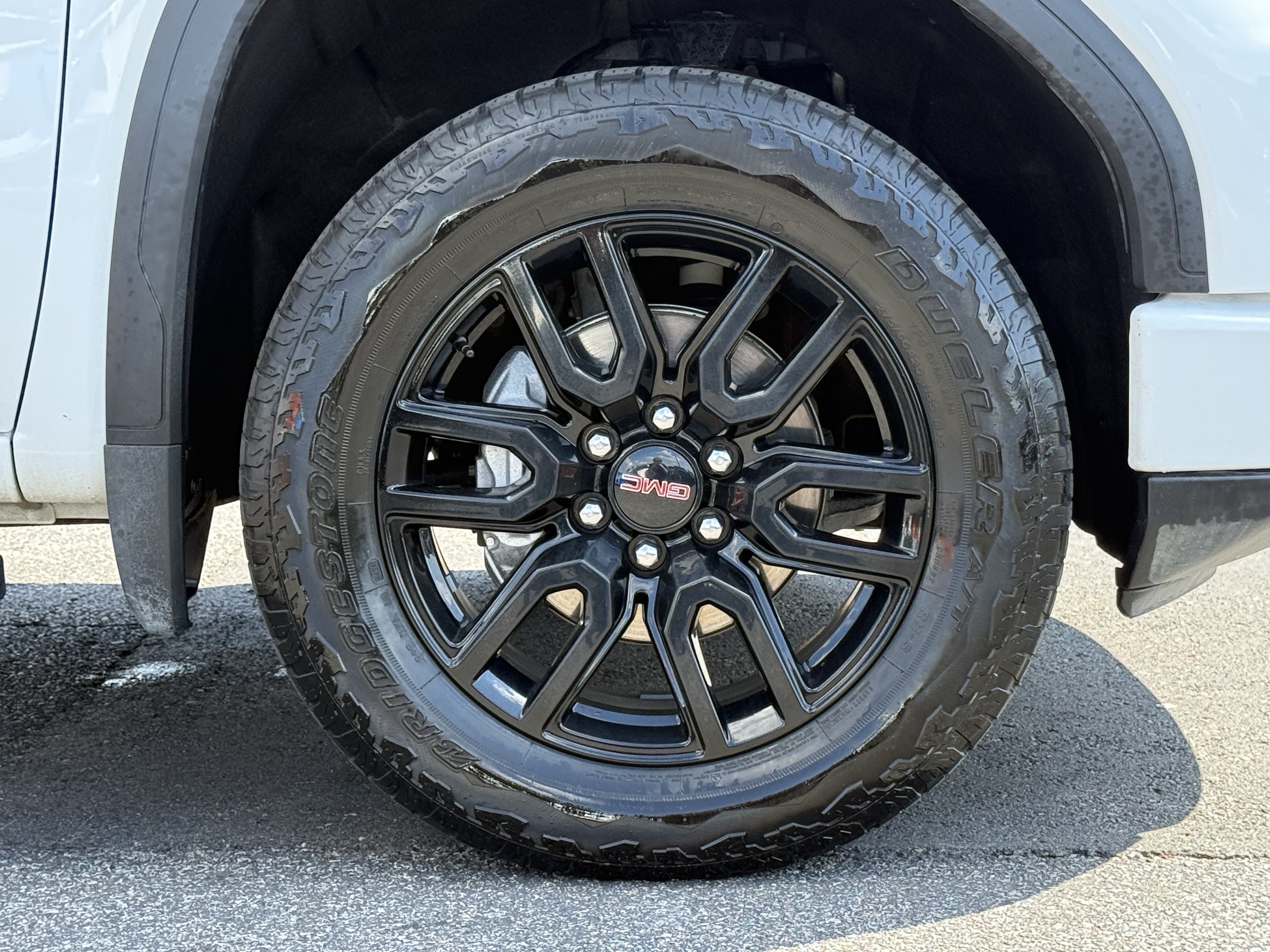 Used 2025 GMC Sierra 1500 Elevation w/ Elevation Premium Package AWD/4WD image 13