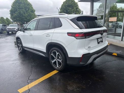 New 2025 Volkswagen Tiguan SE FWD image 3