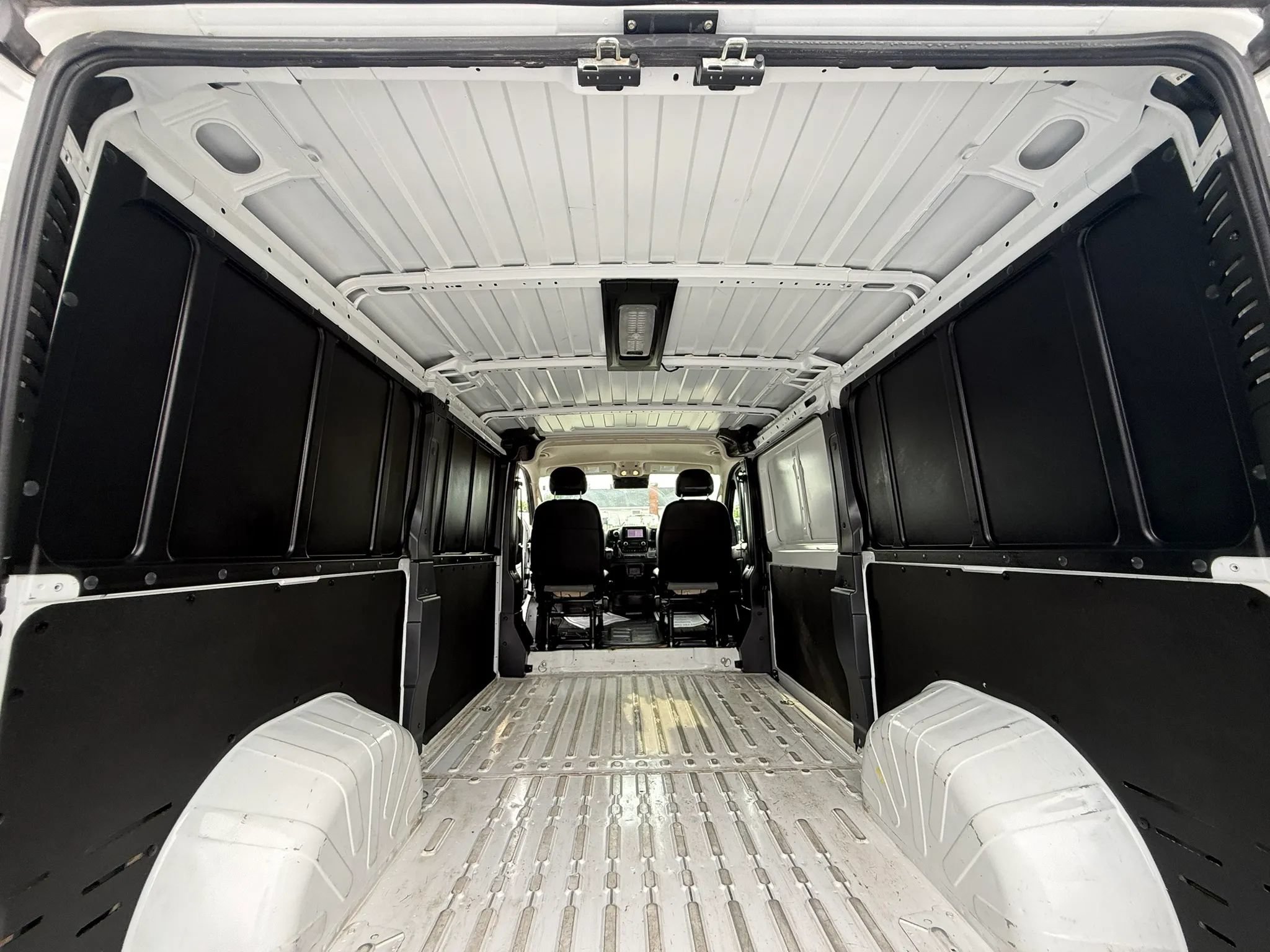 Used 2025 RAM ProMaster 2500 w/ Convenience Group FWD image 45