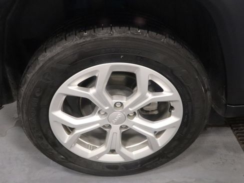 Used 2024 Jeep Compass Latitude AWD/4WD image 25