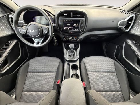 Used 2025 Kia Soul LX w/ LX Technology Package image 11
