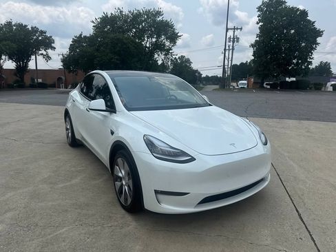 Used 2021 Tesla Model Y Long Range AWD/4WD image 7