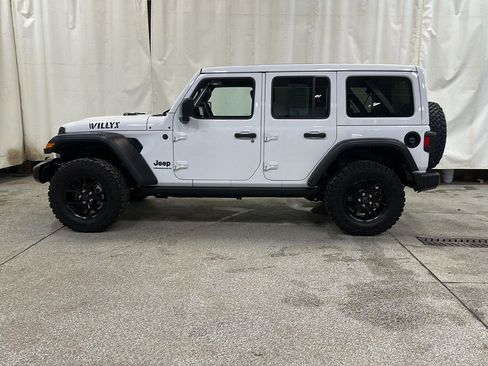 Used 2024 Jeep Wrangler Willys image 2