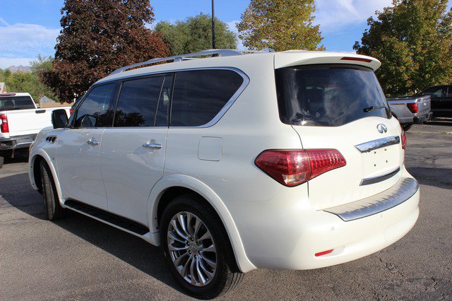 Used 2017 INFINITI QX80 4WD w/ Deluxe Technology Package image 4
