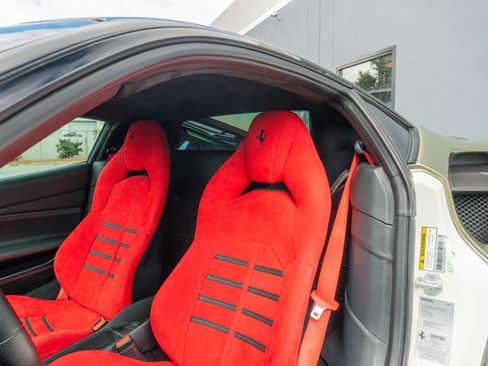 Used 2018 Ferrari 488 GTB RWD image 13