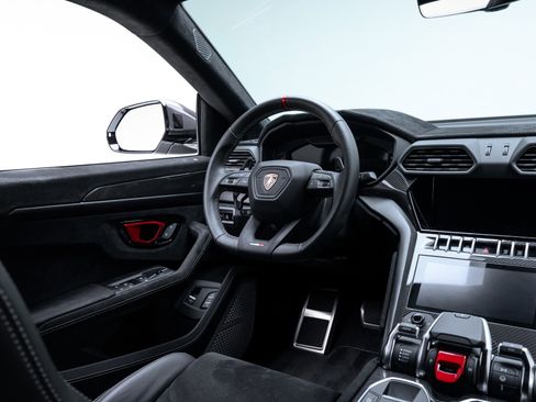 Used 2024 Lamborghini Urus Performante image 36