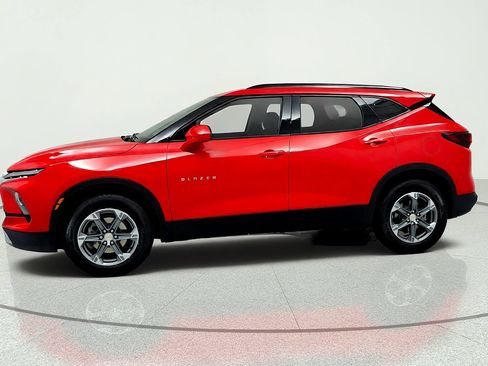 Used 2024 Chevrolet Blazer LT w/ Convenience Package AWD/4WD image 2