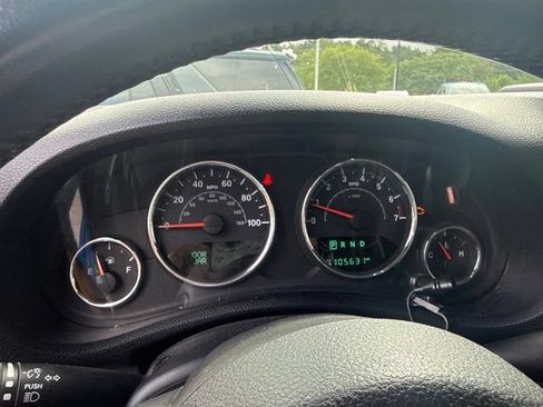 Used 2015 Jeep Wrangler Unlimited Sport w/ Quick Order Package 24S AWD/4WD image 15
