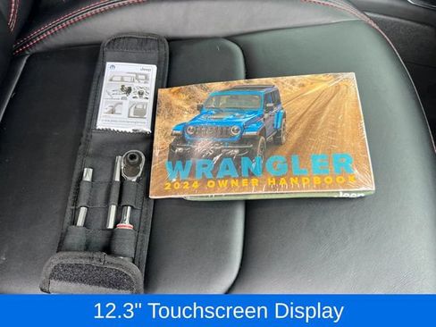Used 2024 Jeep Wrangler Unlimited Rubicon AWD/4WD image 38