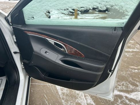 Used 2011 Buick LaCrosse CXL image 16
