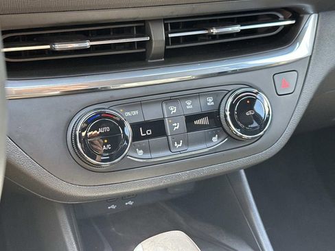 Used 2024 Buick Envista Preferred w/ Convenience I Package FWD image 31