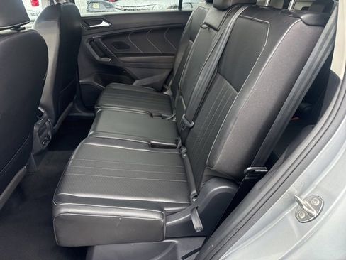 Used 2024 Volkswagen Tiguan SE image 9