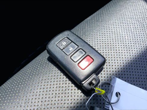 Used 2018 Toyota Highlander Limited Platinum AWD/4WD image 15
