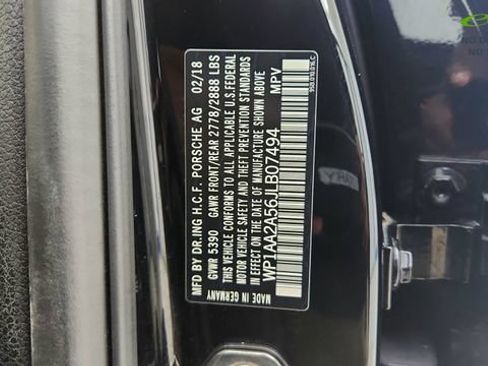 Used 2018 Porsche Macan AWD/4WD image 58