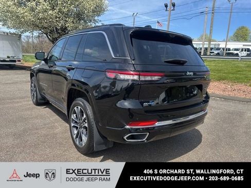 Used 2024 Jeep Grand Cherokee Overland w/ Advanced Protech Group III AWD/4WD image 5