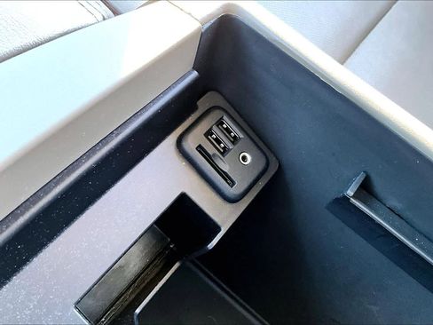 Used 2015 GMC Yukon SLT image 36