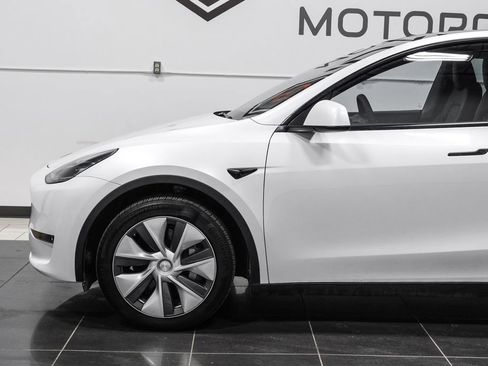 Used 2023 Tesla Model Y Long Range AWD/4WD image 14