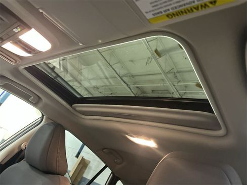 Certified 2025 Subaru Crosstrek 2.0i Premium image 24