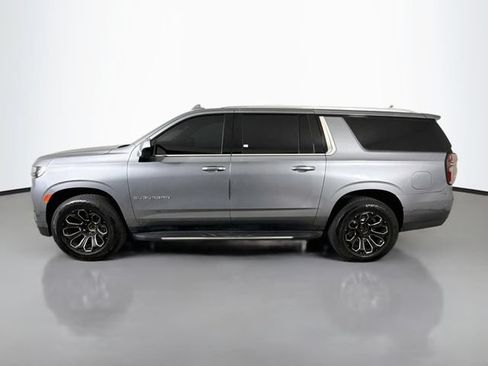 Used 2022 Chevrolet Suburban LS w/ Driver Alert Package AWD/4WD image 4