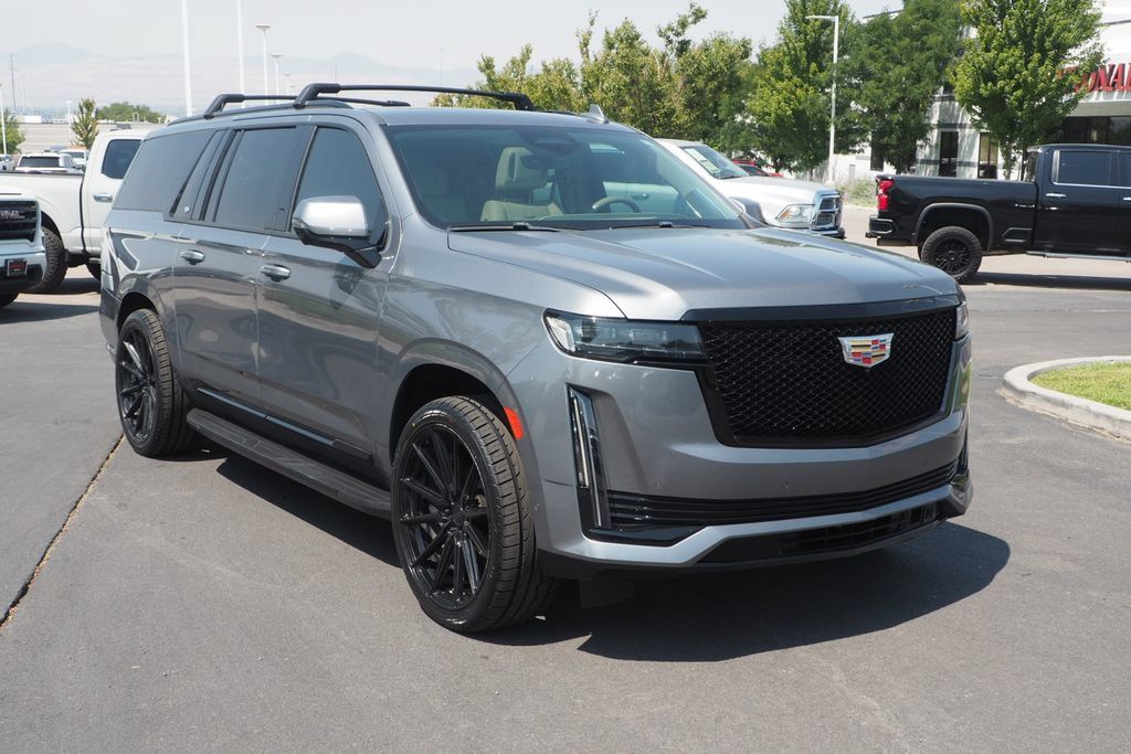 Used 2021 Cadillac Escalade ESV Sport Platinum w/ Heavy-Duty Trailer Package AWD/4WD image 9