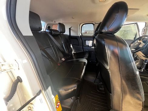 Used 2014 Toyota FJ Cruiser 4WD image 13