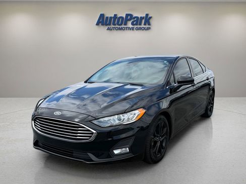 Used 2020 Ford Fusion SE w/ Equipment Group 151A FWD image 4