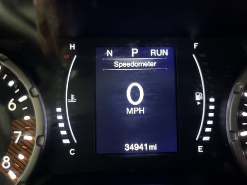 Used 2019 Jeep Renegade Latitude w/ Cold Weather Group image 20