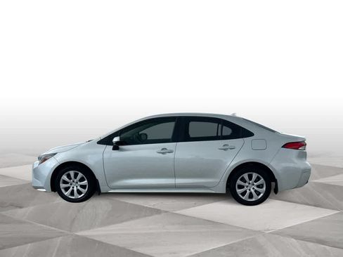 Used 2026 Toyota Corolla LE FWD image 5