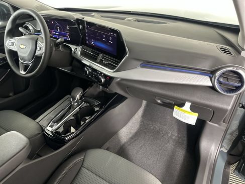 New 2026 Chevrolet Trax LT w/ LT Convenience Package FWD image 28