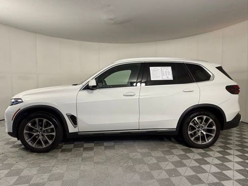 Used 2025 BMW X5 xDrive40i w/ Parking Assistance Package AWD/4WD image 3