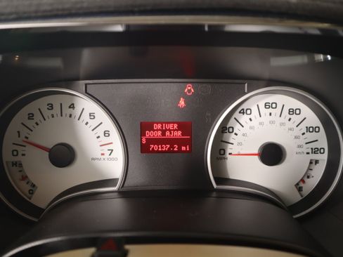 Used 2010 Ford Explorer Sport Trac Limited image 4