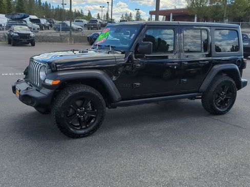 Used 2021 Jeep Wrangler Unlimited Sport AWD/4WD image 3