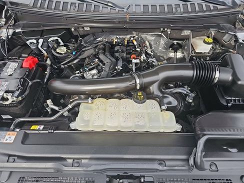 Used 2024 Ford Expedition Limited image 33